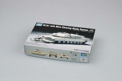 TRUMPETER 07277 1:72 M1A1 with Mine Clearing Blade System