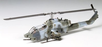 TAMIYA 60708 1:72 BELL AH-1W SUPER COBRA