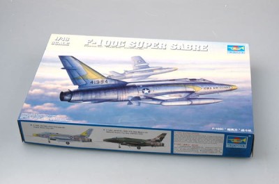 TRUMPETER 02838 1:48 North American F-100C Super Sabre