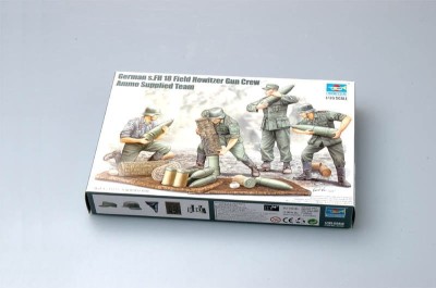 TRUMPETER 00426 1:35 German s.FH 18 Field Howitzer Gun Crew/Ammo Supplied Team