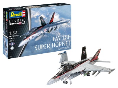 REVELL 03847 1:32 F/A-18F Super Hornet twinseater
