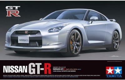 TAMIYA 24300 NISSAN GT-R