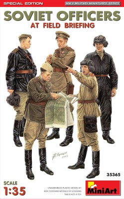 MINIART 35365 1:35 Soviet Officers At Field Briefing [Special Edition]