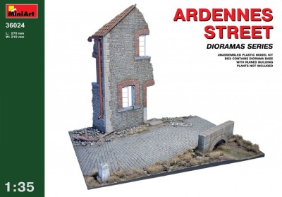 MINIART 36024 1:35 Ardennes Street