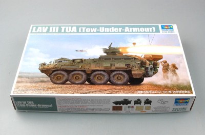 TRUMPETER 01558 1:35 American LAV III TUA (Tow-Under-Armour)
