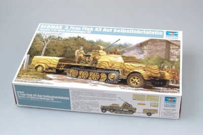 TRUMPETER 01527 1:35 German Sd.Kfz.7/2 3.7cm Flak 43 auf Selbstfahrlafette