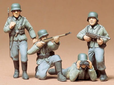 TAMIYA_35002_German-Army -Infantry.jpg