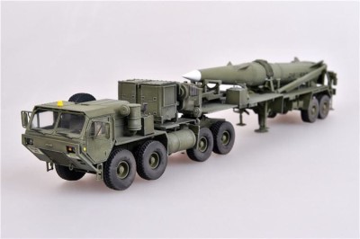 MODELCOLLECT AS72110 1:72 U.S. Army M983 Hemtt tractor and Pershing II tactical missile  [Die-Cast]