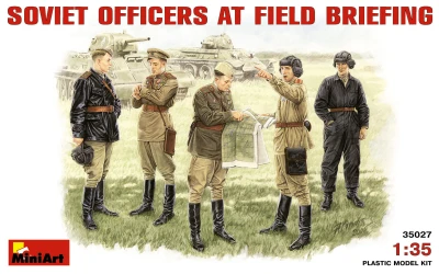 MINIART 35027 1:35 Soviet Officer at Field Briefing